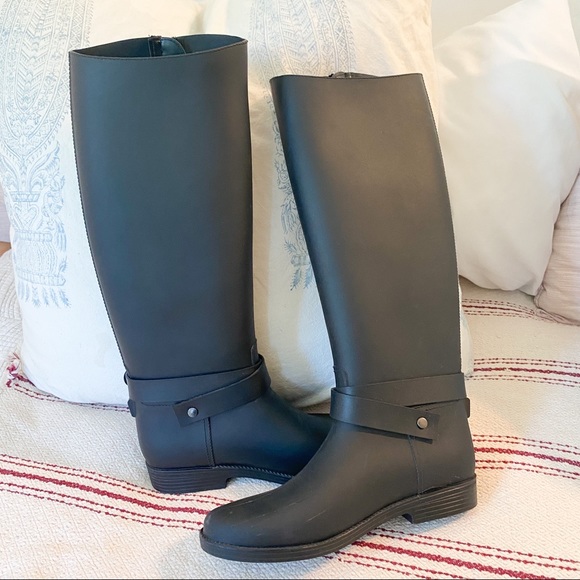 RAIN BOOTS purchased in the U.K. - Picture 4 of 8